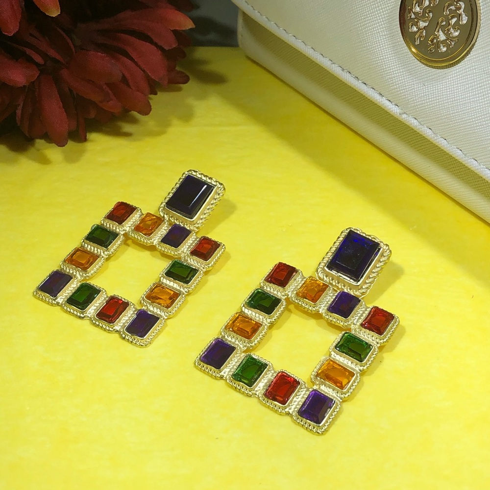 Sheila E Vintage Earrings 💛💛